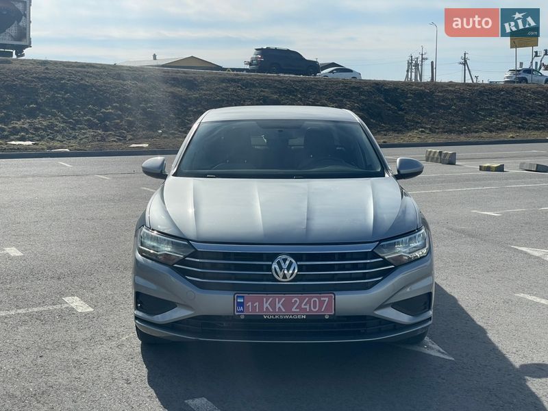 Седан Volkswagen Jetta 2019 в Львове