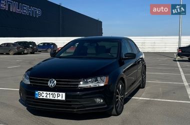 Седан Volkswagen Jetta 2015 в Львові