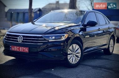 Седан Volkswagen Jetta 2018 в Киеве