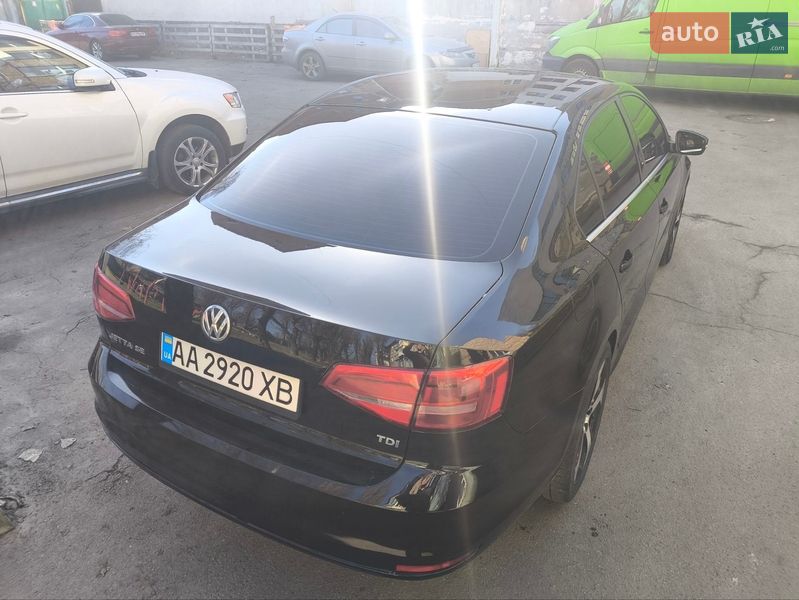 Седан Volkswagen Jetta 2015 в Киеве