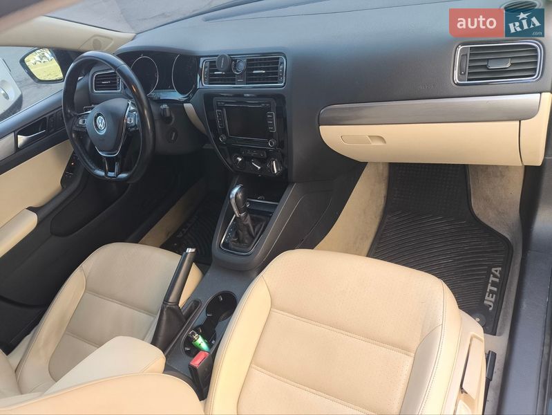 Седан Volkswagen Jetta 2015 в Киеве