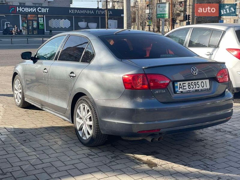 Седан Volkswagen Jetta 2014 в Днепре