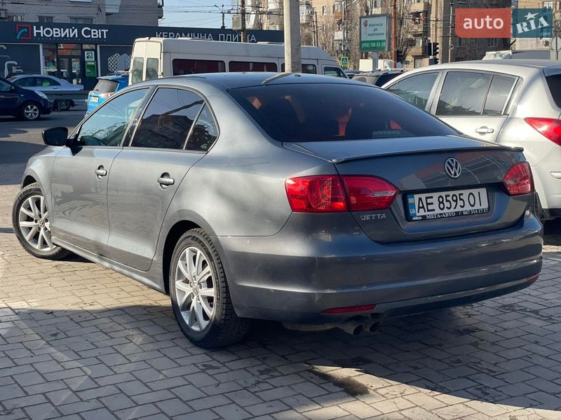 Седан Volkswagen Jetta 2014 в Днепре