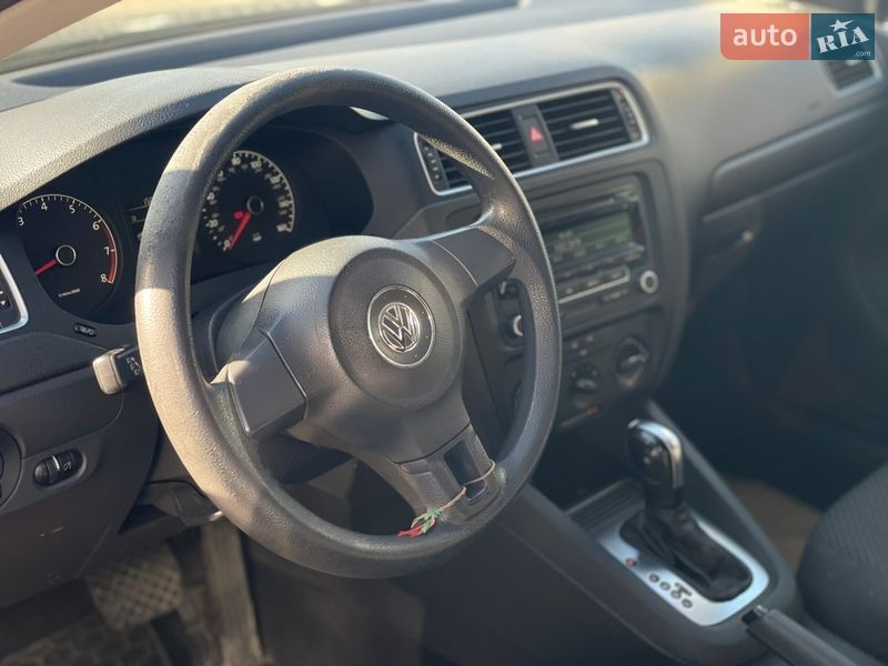 Седан Volkswagen Jetta 2014 в Днепре