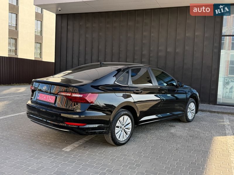 Седан Volkswagen Jetta 2020 в Львове