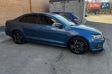 Седан Volkswagen Jetta 2016 в Днепре