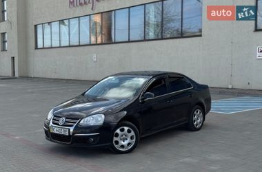Седан Volkswagen Jetta 2006 в Стрые