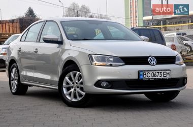 Седан Volkswagen Jetta 2011 в Львові