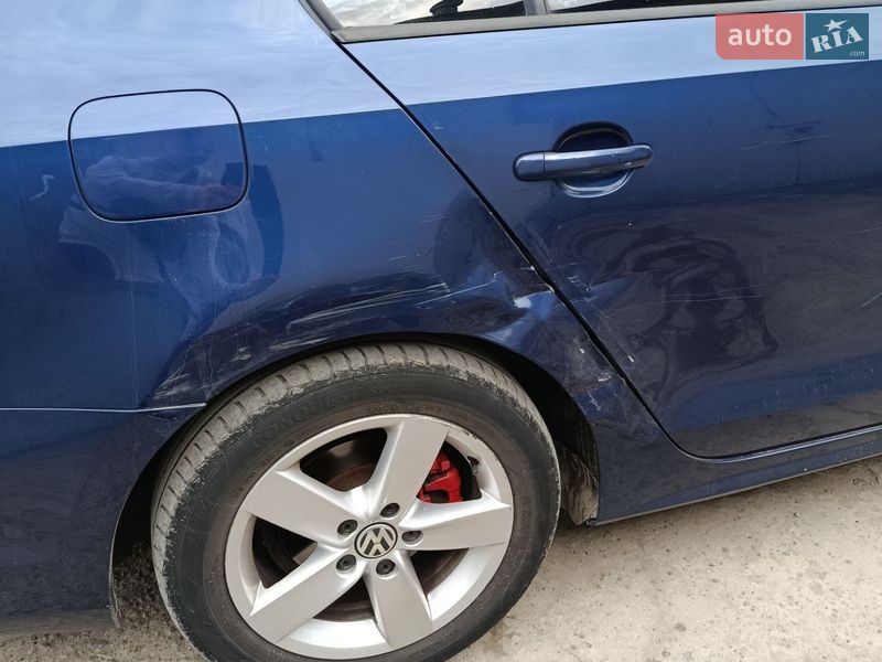Седан Volkswagen Jetta 2011 в Черновцах