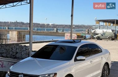 Седан Volkswagen Jetta 2015 в Дніпрі