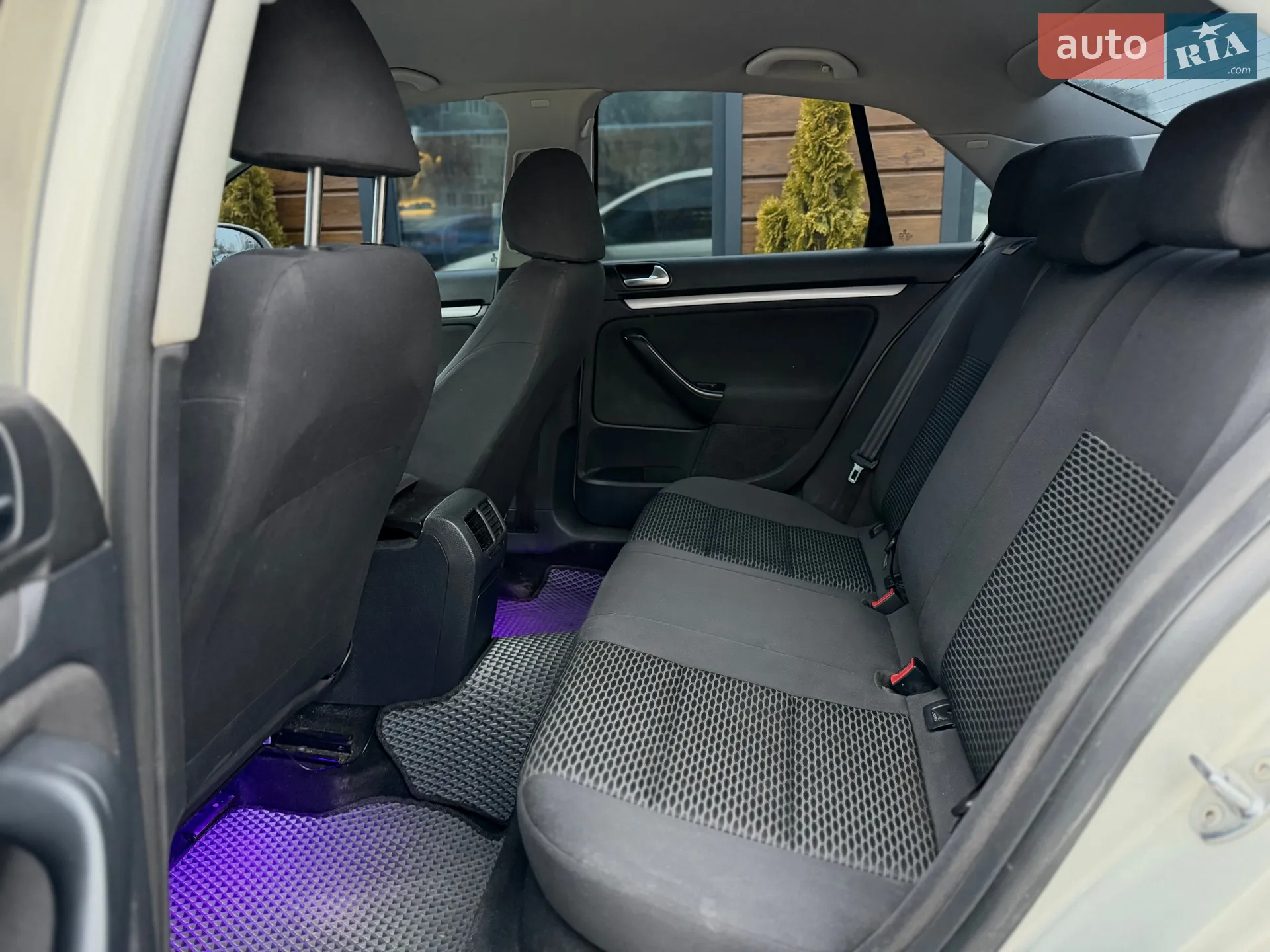 2010 Volkswagen Jetta - мініатюра 36