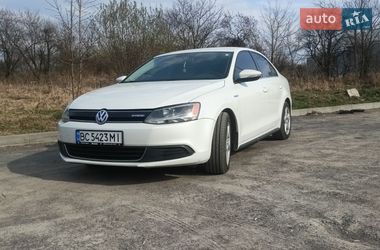 Седан Volkswagen Jetta 2013 в Львові
