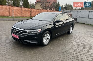 Седан Volkswagen Jetta 2019 в Дубні
