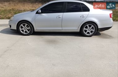 Седан Volkswagen Jetta 2005 в Львове