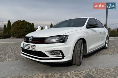 Седан Volkswagen Jetta 2016 в Запоріжжі