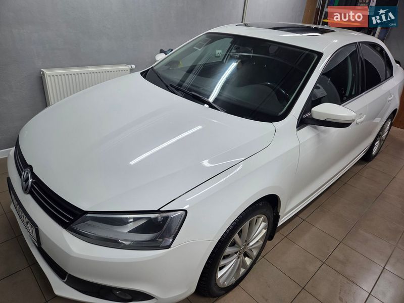 Седан Volkswagen Jetta 2012 в Борисполе