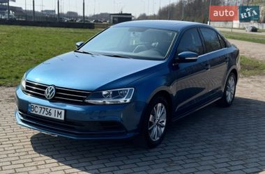 Седан Volkswagen Jetta 2015 в Львові