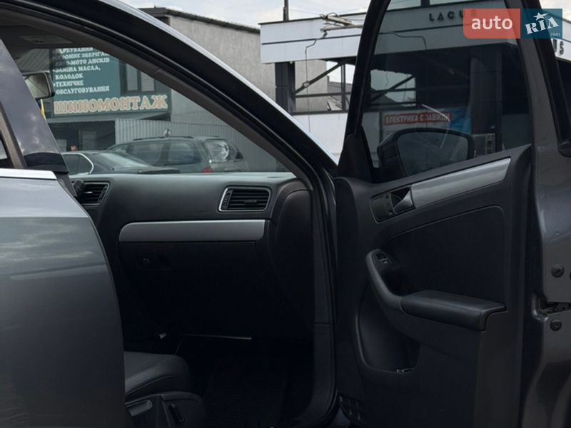 Седан Volkswagen Jetta 2013 в Киеве