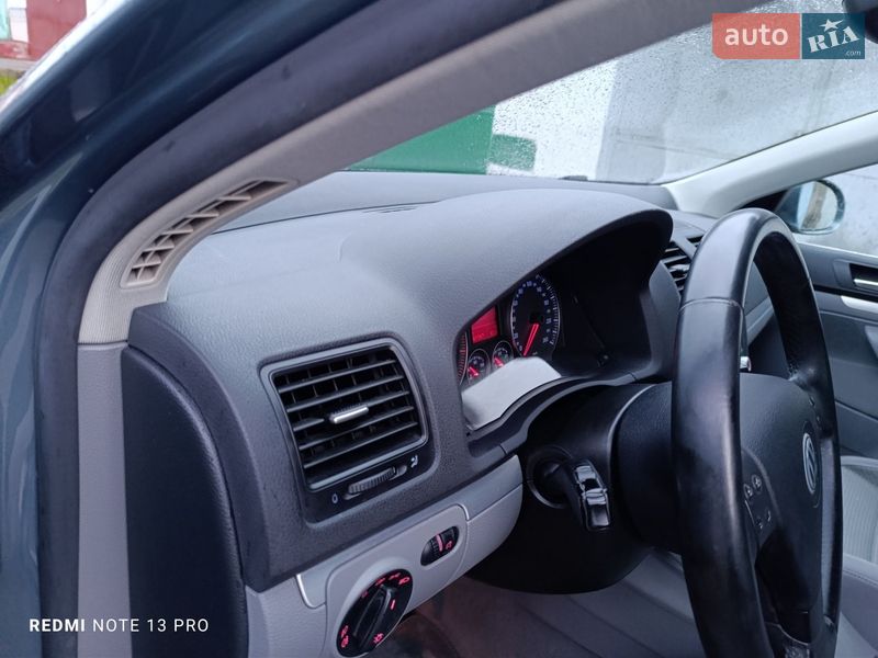 Седан Volkswagen Jetta 2006 в Тернополі