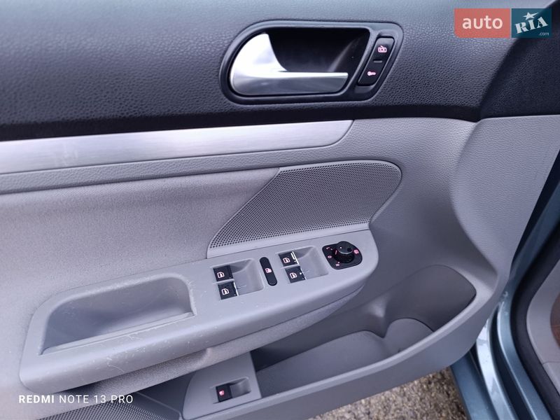 Седан Volkswagen Jetta 2006 в Тернополі