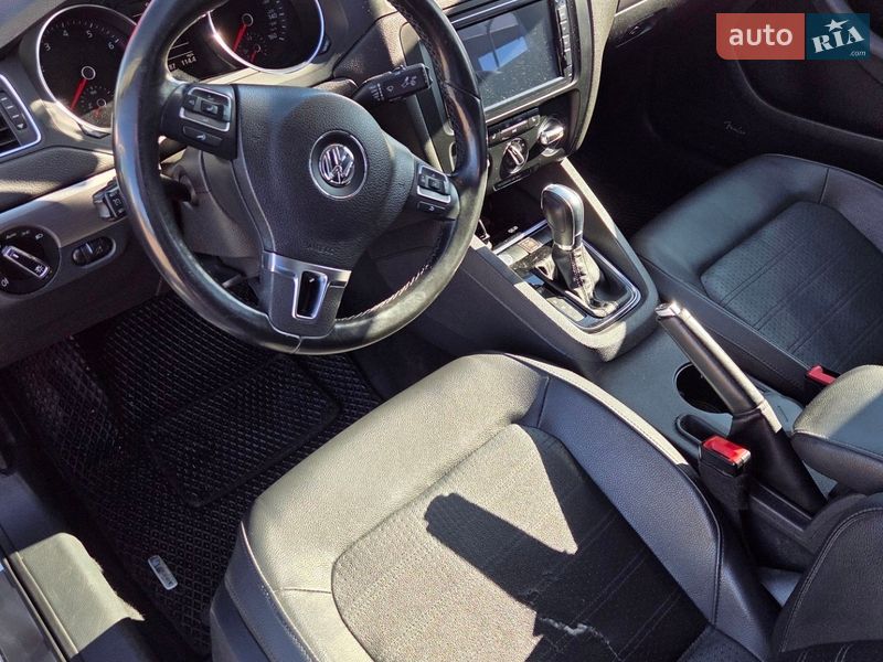 Седан Volkswagen Jetta 2012 в Борисполе