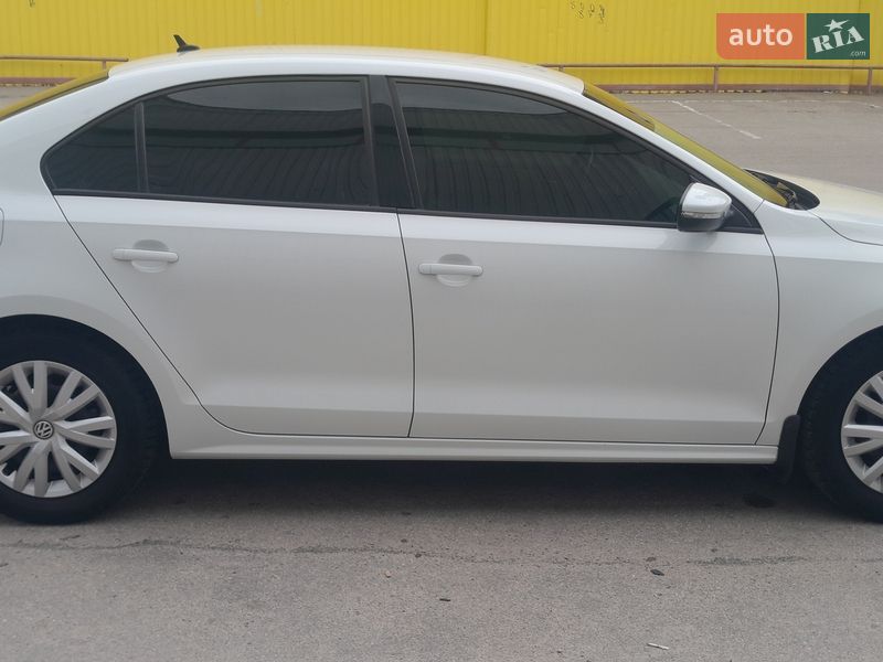Седан Volkswagen Jetta 2016 в Кропивницькому