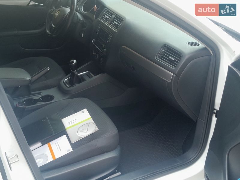 Седан Volkswagen Jetta 2016 в Кропивницькому
