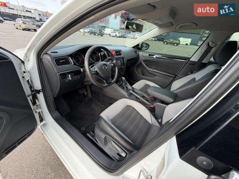 Седан Volkswagen Jetta 2016 в Киеве фото 19 Седан Volkswagen Jetta 2016 в Киеве
