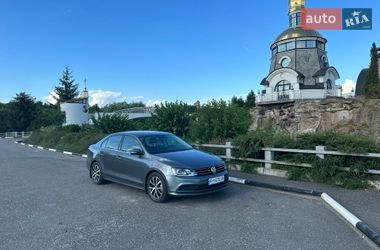 Седан Volkswagen Jetta 2016 в Киеве