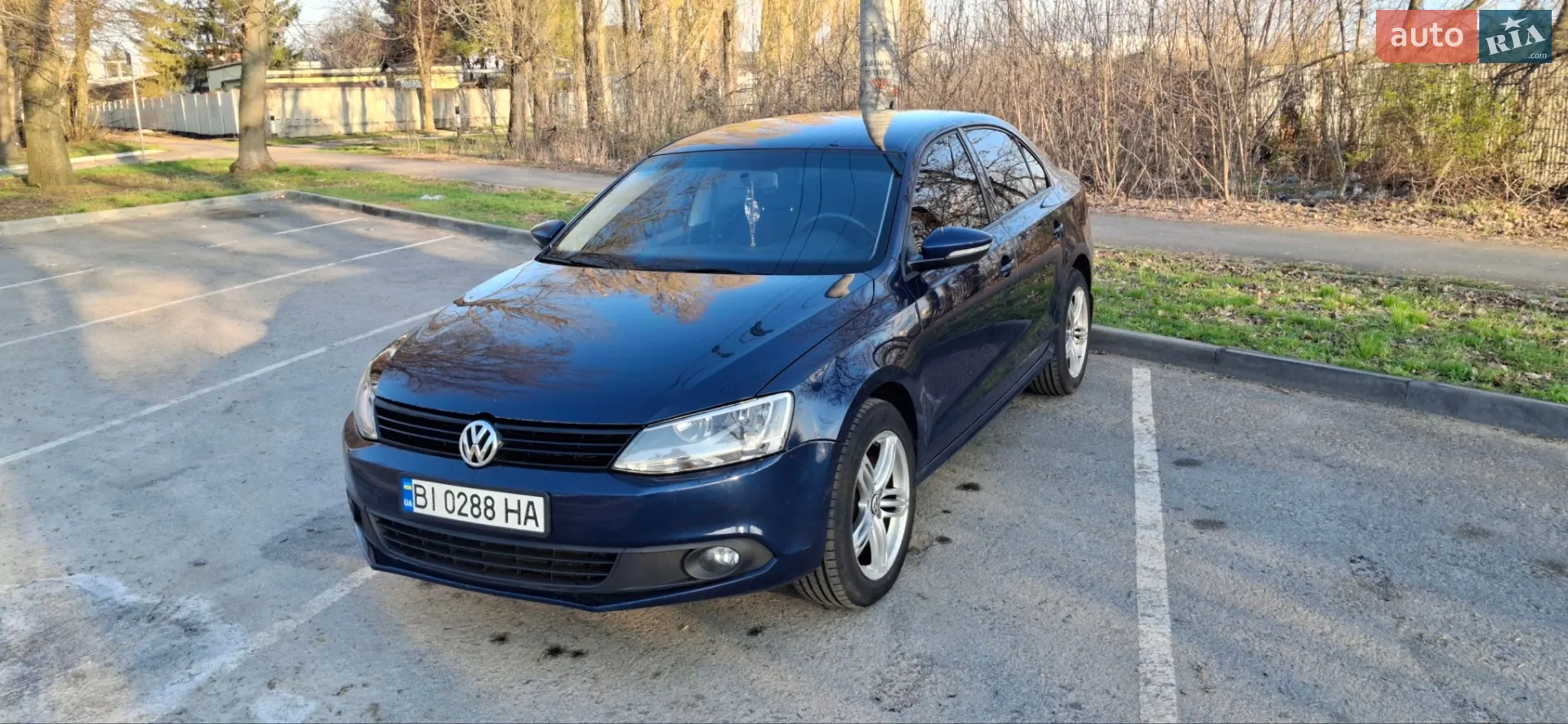 2011 Volkswagen Jetta - фото 1