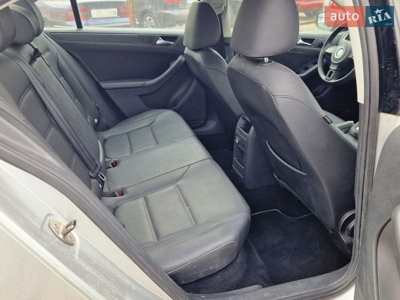Седан Volkswagen Jetta 2011 в Киеве