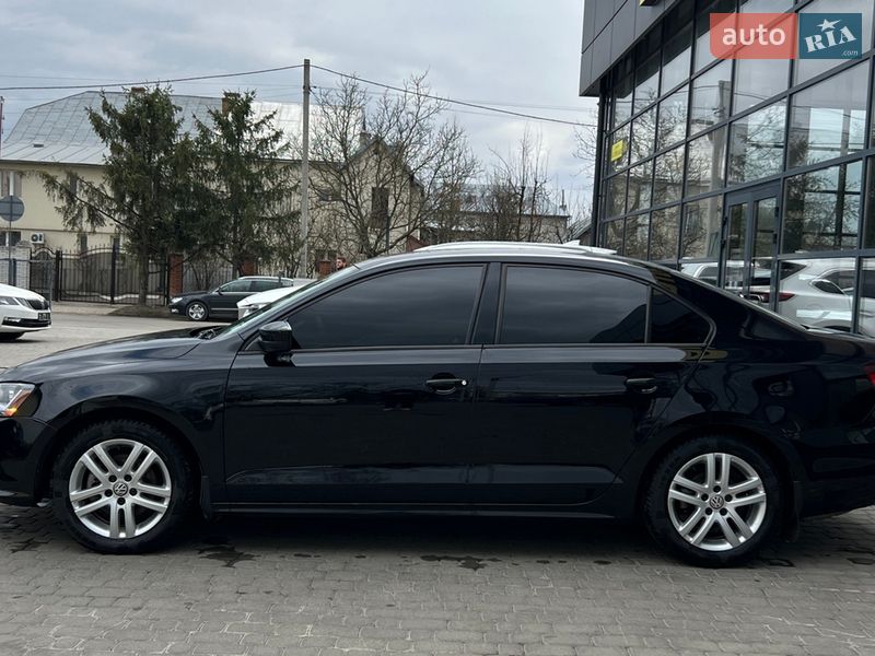 Седан Volkswagen Jetta 2017 в Ивано-Франковске