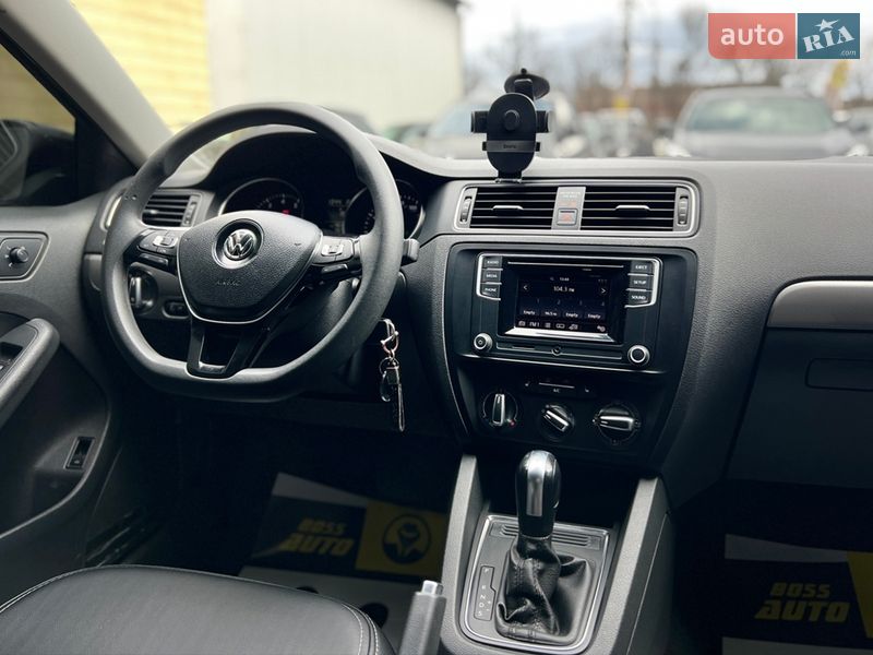 Седан Volkswagen Jetta 2017 в Ивано-Франковске