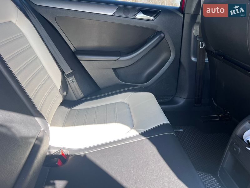 Седан Volkswagen Jetta 2015 в Богуславе фото 15 Седан Volkswagen Jetta 2015 в Богуславе
