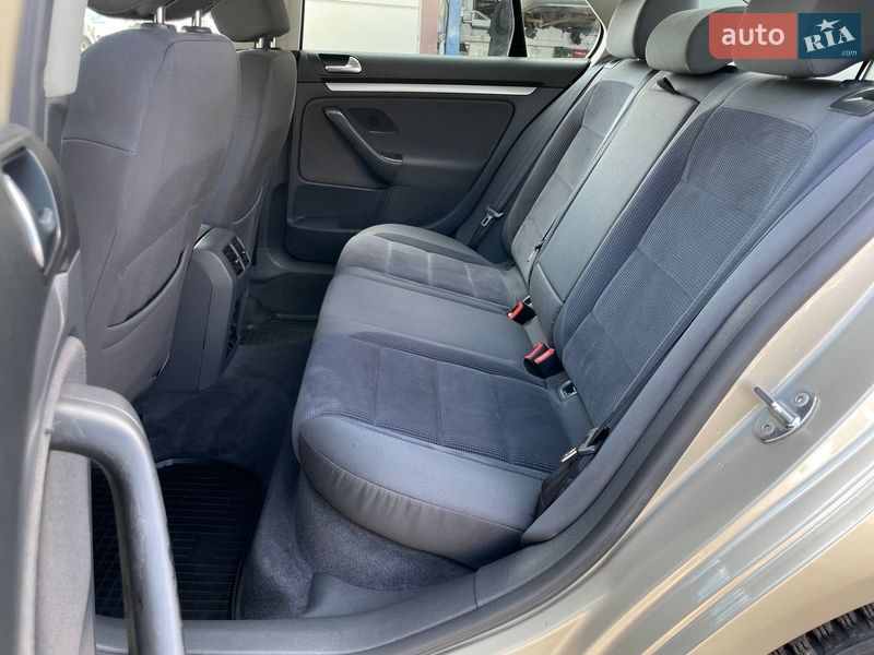 Седан Volkswagen Jetta 2005 в Бердичеве