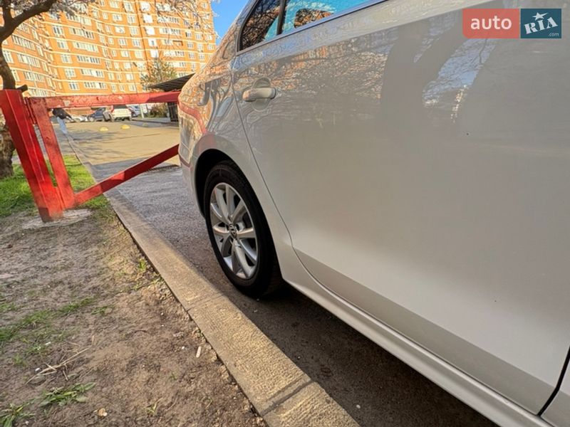 Седан Volkswagen Jetta 2013 в Киеве