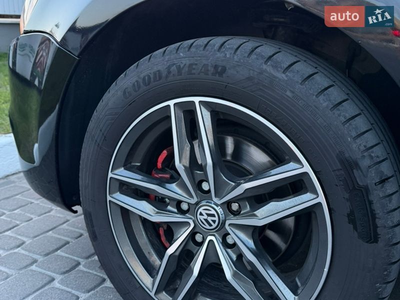 Седан Volkswagen Jetta 2014 в Киеве