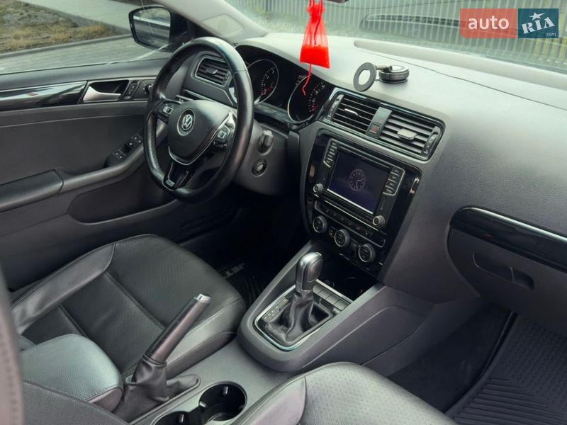 Седан Volkswagen Jetta 2016 в Умани