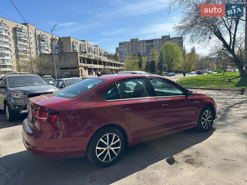 Седан Volkswagen Jetta 2016 в Киеве