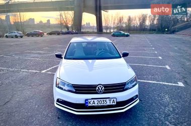 Седан Volkswagen Jetta 2016 в Киеве