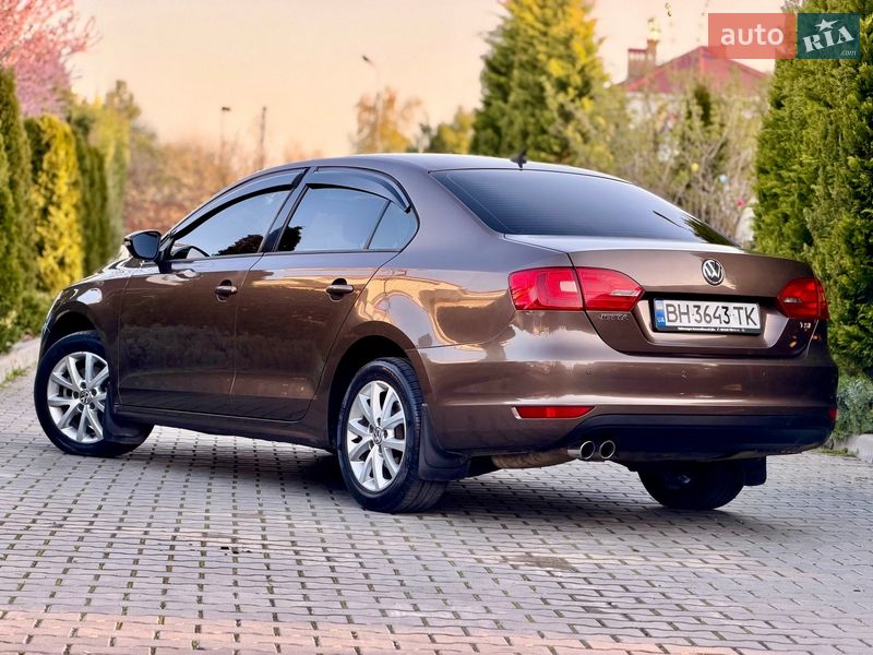 Седан Volkswagen Jetta 2011 в Одессе