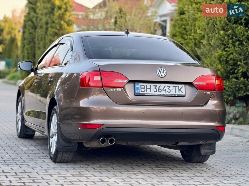 Седан Volkswagen Jetta 2011 в Одессе