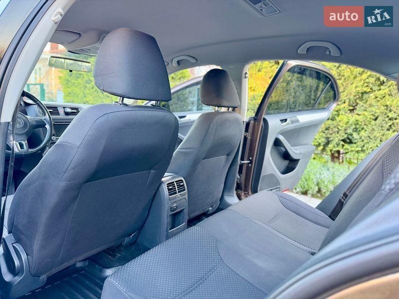 Седан Volkswagen Jetta 2011 в Одессе