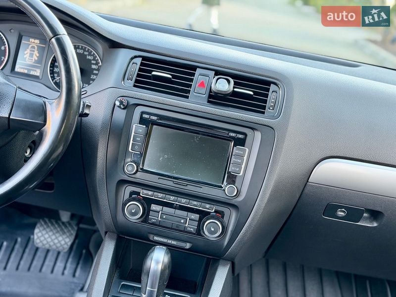 Седан Volkswagen Jetta 2011 в Одессе