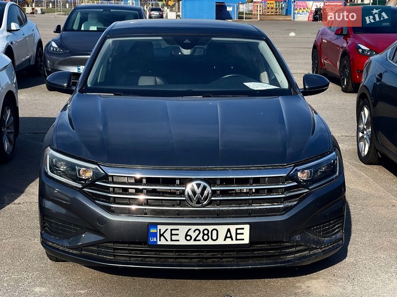 Седан Volkswagen Jetta 2018 в Днепре