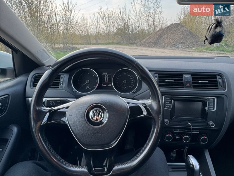 Седан Volkswagen Jetta 2016 в Киеве