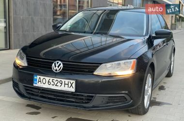 Седан Volkswagen Jetta 2013 в Ужгороде
