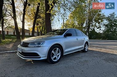 Седан Volkswagen Jetta 2015 в Черновцах