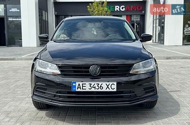 Седан Volkswagen Jetta 2015 в Днепре