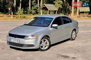Седан Volkswagen Jetta 2012 в Львові